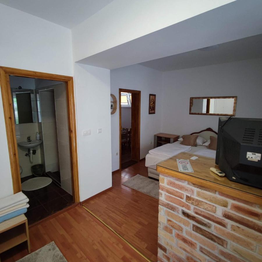 Apartments And Rooms Lena 모스타르 외부 사진