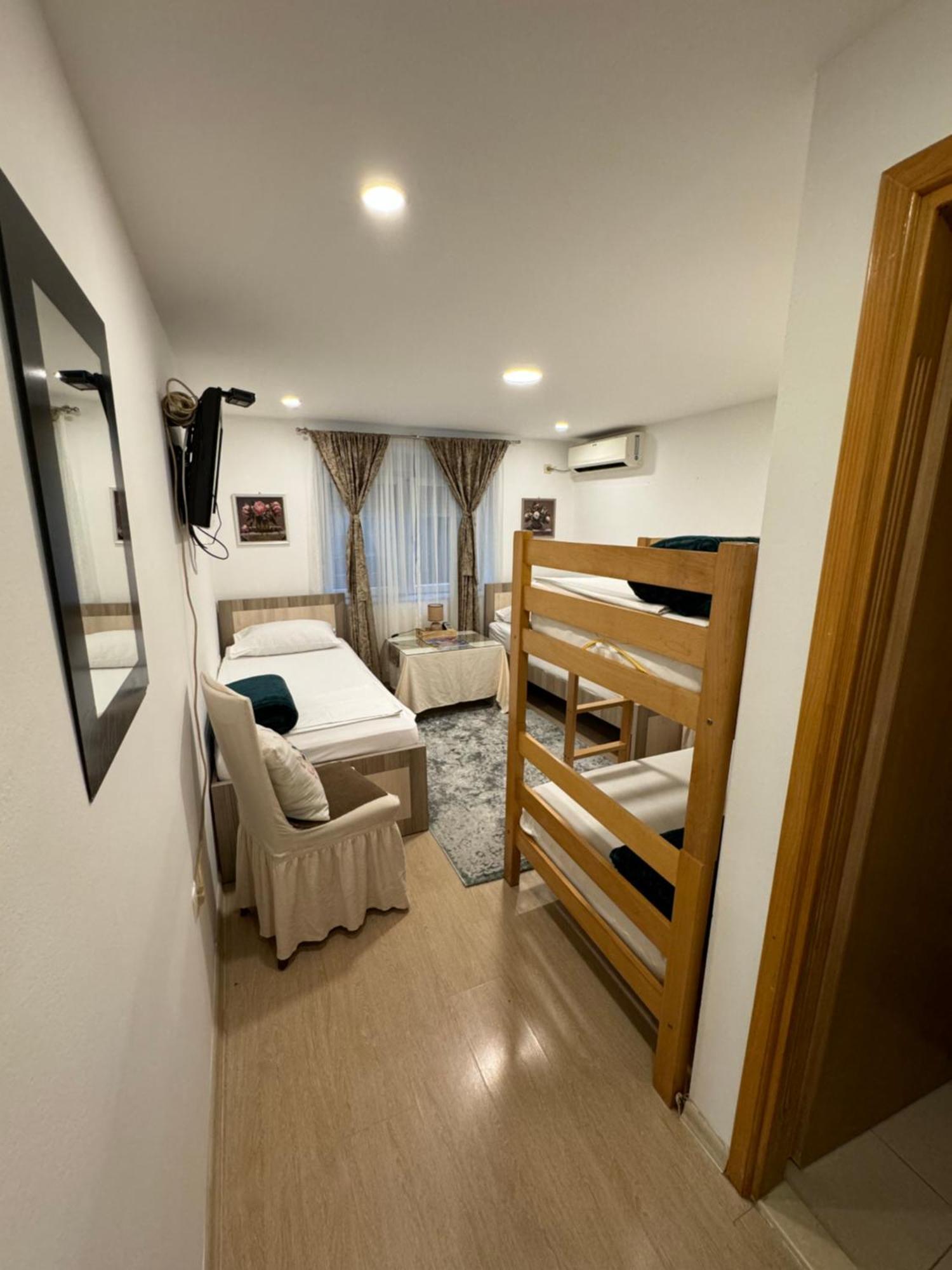 Apartments And Rooms Lena 모스타르 외부 사진